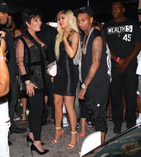 Kylie Jenner feet photo thumbnail