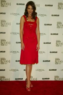 Katie Holmes feet photo thumbnail