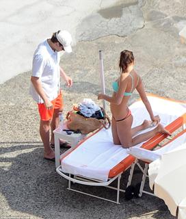 Irina Shayk feet photo thumbnail