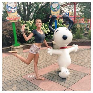 Colleen Ballinger feet photo thumbnail