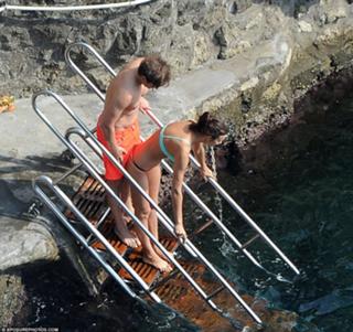 Irina Shayk feet photo thumbnail