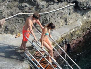 Irina Shayk feet photo thumbnail