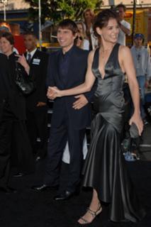 Katie Holmes feet photo thumbnail