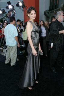Katie Holmes feet photo thumbnail