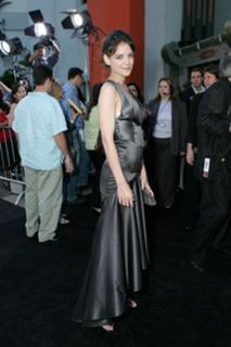 Katie Holmes feet photo thumbnail