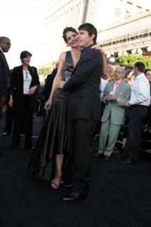 Katie Holmes feet photo thumbnail