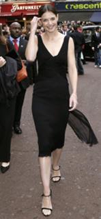 Katie Holmes feet photo thumbnail