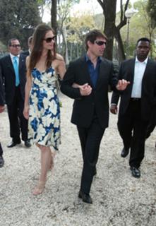 Katie Holmes feet photo thumbnail