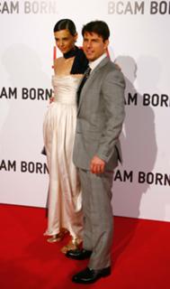 Katie Holmes feet photo thumbnail