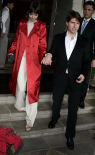 Katie Holmes feet photo thumbnail
