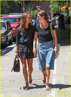Alicia Vikander feet photo thumbnail