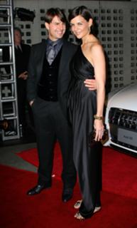 Katie Holmes feet photo thumbnail
