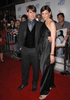 Katie Holmes feet photo thumbnail