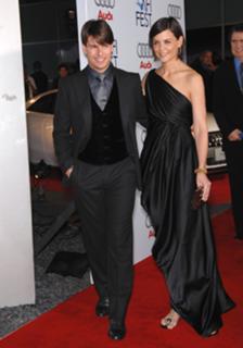 Katie Holmes feet photo thumbnail