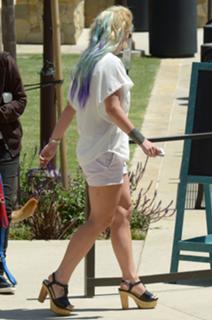 Britney Spears feet photo thumbnail