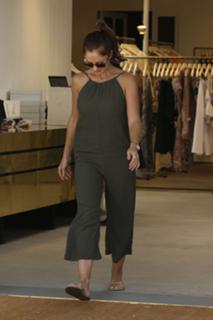 Minka Kelly feet photo thumbnail