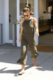 Minka Kelly feet photo thumbnail