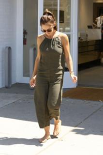 Minka Kelly feet photo thumbnail