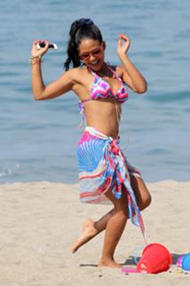Christina Milian feet photo thumbnail
