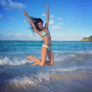 Sara Sampaio feet photo thumbnail