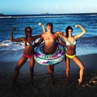 Sara Sampaio feet photo thumbnail