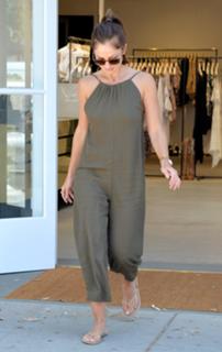 Minka Kelly feet photo thumbnail