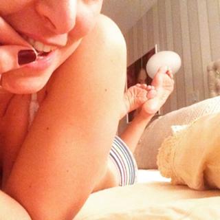 Franciely Freduzeski feet photo thumbnail