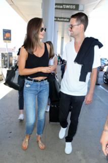Miranda Kerr feet photo thumbnail