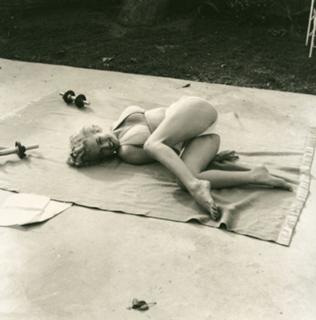 Marilyn Monroe feet photo thumbnail