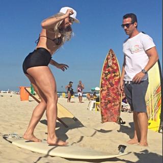 Juliana Salimeni feet photo thumbnail