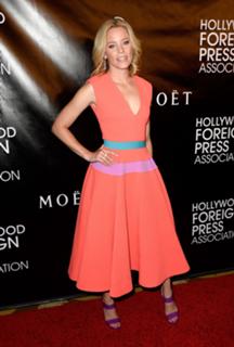 Elizabeth Banks feet photo thumbnail