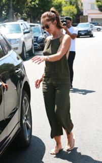 Minka Kelly feet photo thumbnail