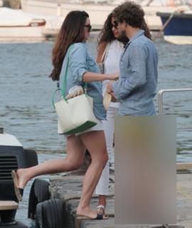 Lana Del Rey feet photo thumbnail