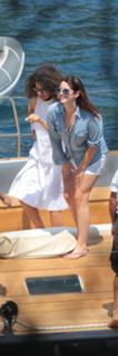 Lana Del Rey feet photo thumbnail