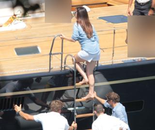 Lana Del Rey feet photo thumbnail