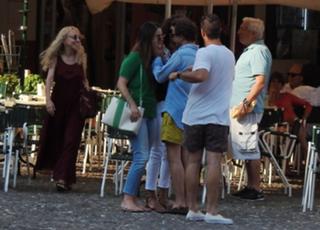 Lana Del Rey feet photo thumbnail