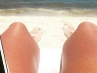 Jessica Alba feet photo thumbnail