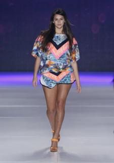 Bruna Marquezine feet photo thumbnail