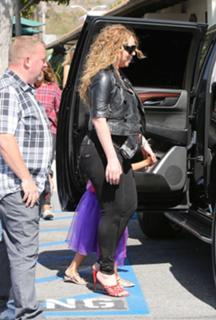 Mariah Carey feet photo thumbnail