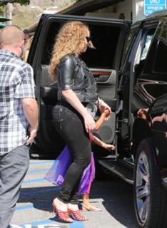 Mariah Carey feet photo thumbnail