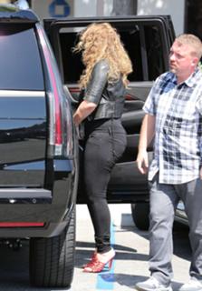 Mariah Carey feet photo thumbnail