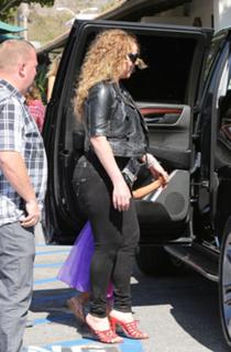 Mariah Carey feet photo thumbnail