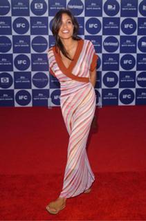 Rosario Dawson feet photo thumbnail