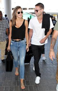Miranda Kerr feet photo thumbnail