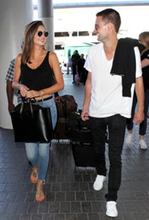 Miranda Kerr feet photo thumbnail