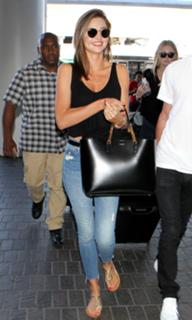 Miranda Kerr feet photo thumbnail