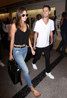 Miranda Kerr feet photo thumbnail
