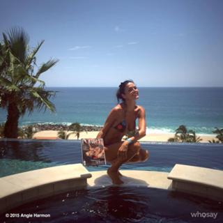 Angie Harmon feet photo thumbnail