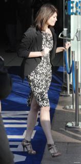 Gemma Arterton feet photo thumbnail