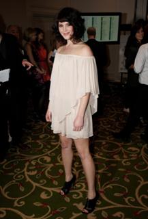 Gemma Arterton feet photo thumbnail
